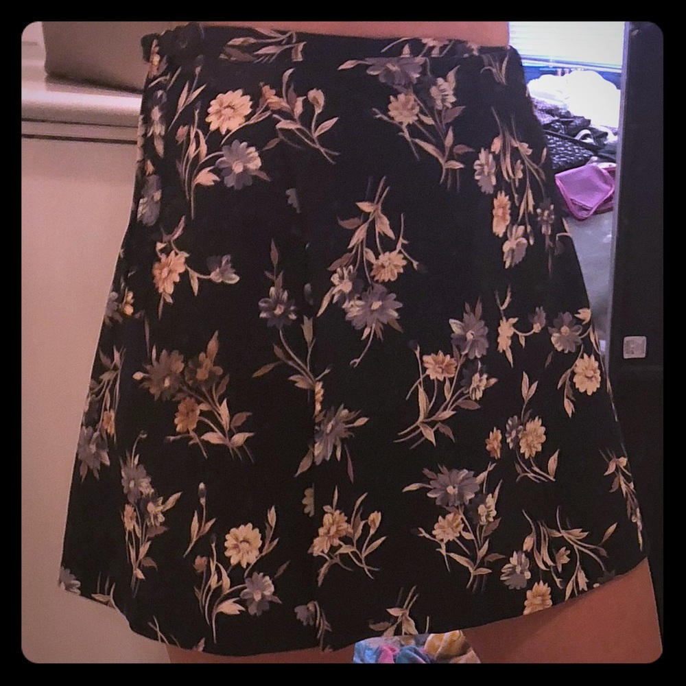 Vintage floral mini skirt